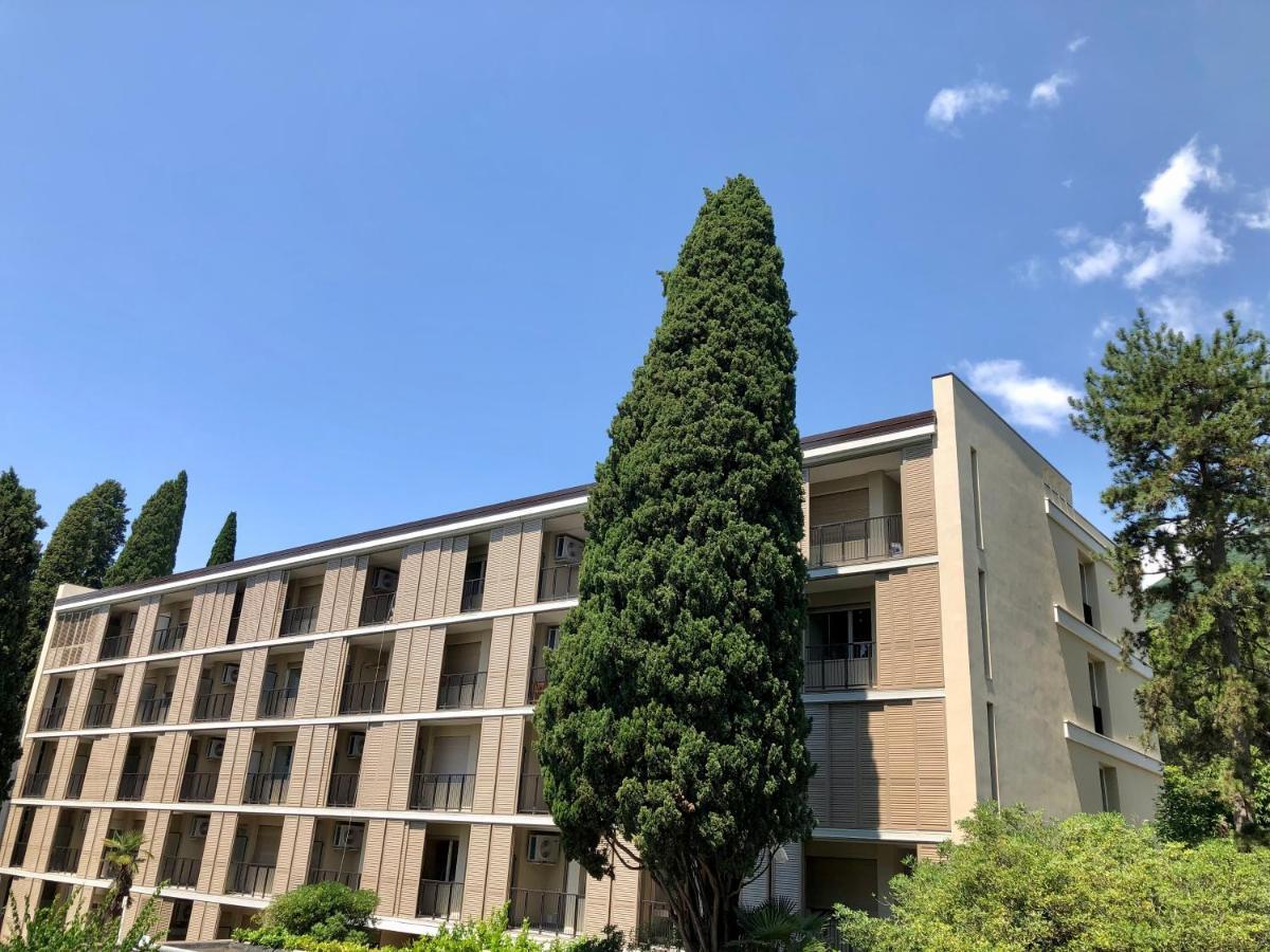 Residence Villa Alba Гардоне Ривера Екстериор снимка